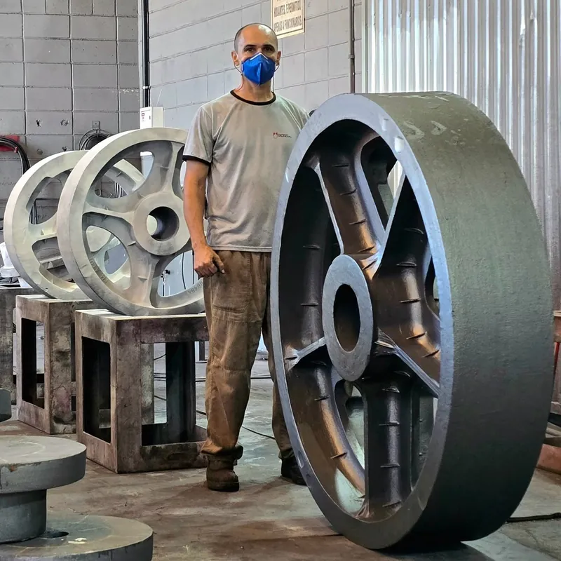 Engrenagem raiada fundida de grande porte produzida pela Fundição Mundial em aço