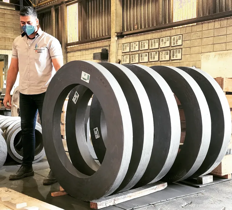 Flange fundida aco grande porte 03 produzida pela Fundição Mundial em aço e ferro fundido sob encomenda