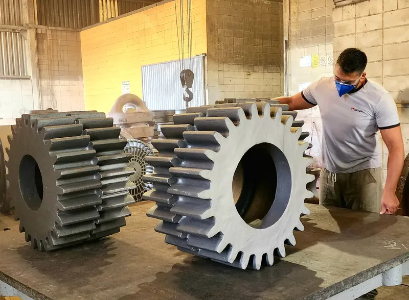 Pinhao fundido produzida pela Fundição Mundial em aço e ferro fundido sob encomenda