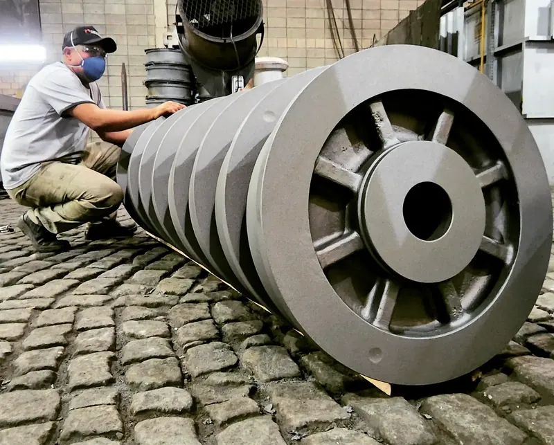Roda fundida produzida pela Fundição Mundial em aço e ferro fundido sob encomenda