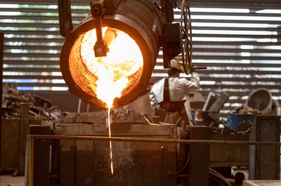 Peça pesada de alta resistência mecânica em fundição aço sob encomenda