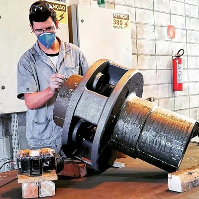 Suporte planetário fundido em aço de alta resistência usinado para redutor industrial de grande porte